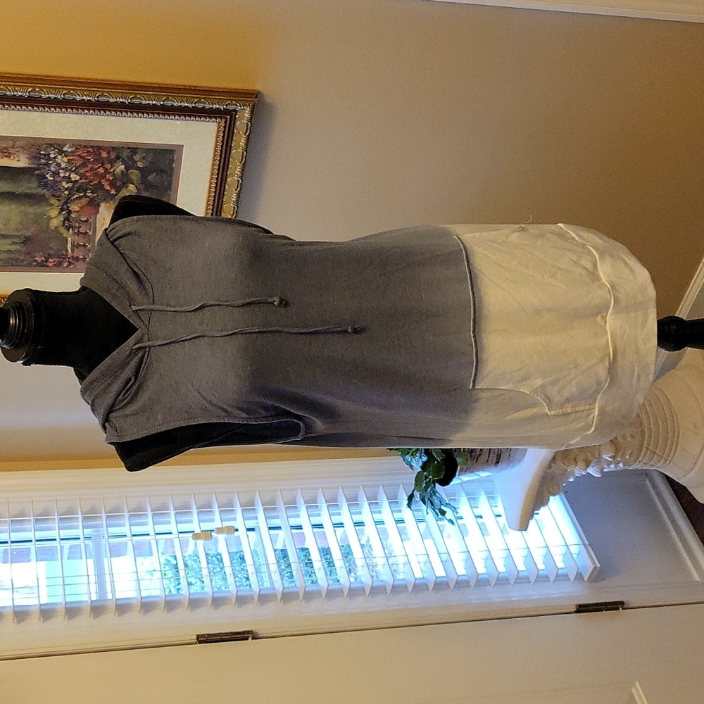 Honey Belle dark gray to white ombre sleeveless hoodie sz Medium New with tags …